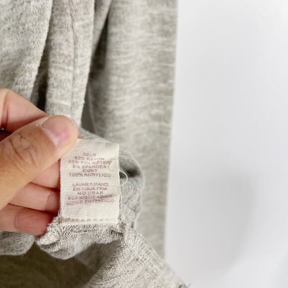 Hem & Thread Medium M Gray Heather Chevron Shoulder Patch Crew Neck Pullover - Picture 8 of 8